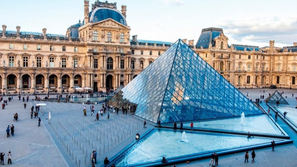 Robo en el Louvre: la peor contraseña del mundo y otras brechas de seguridad insólitas en el museo parisino