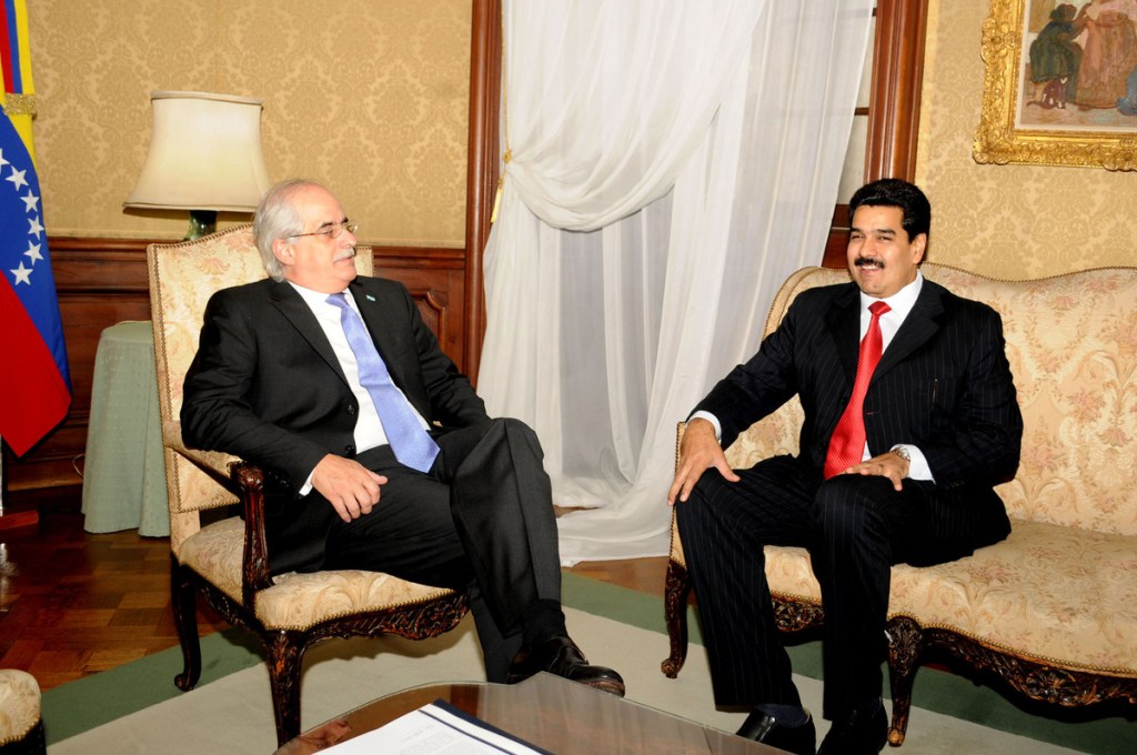 El candidato K, Jorge Taiana, se negó a calificar a Venezuela como una&nbsp;dictadura