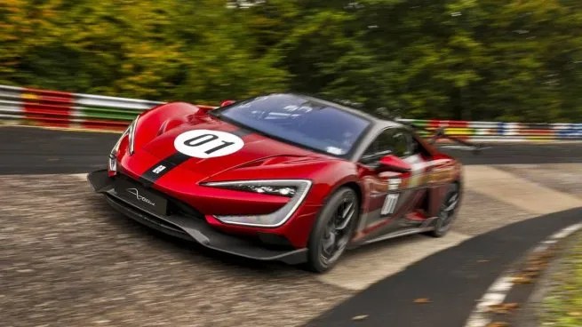 Es el nuevo auto de producción más rápido del planeta, llegó a casi 500 kilómetros por hora y sólo se fabricarán 30&nbsp;unidades