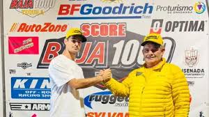 Alfredo y Tomás Olmedo van por la gloria en la competencia de rally raid «Baja 1000» en el norte de México