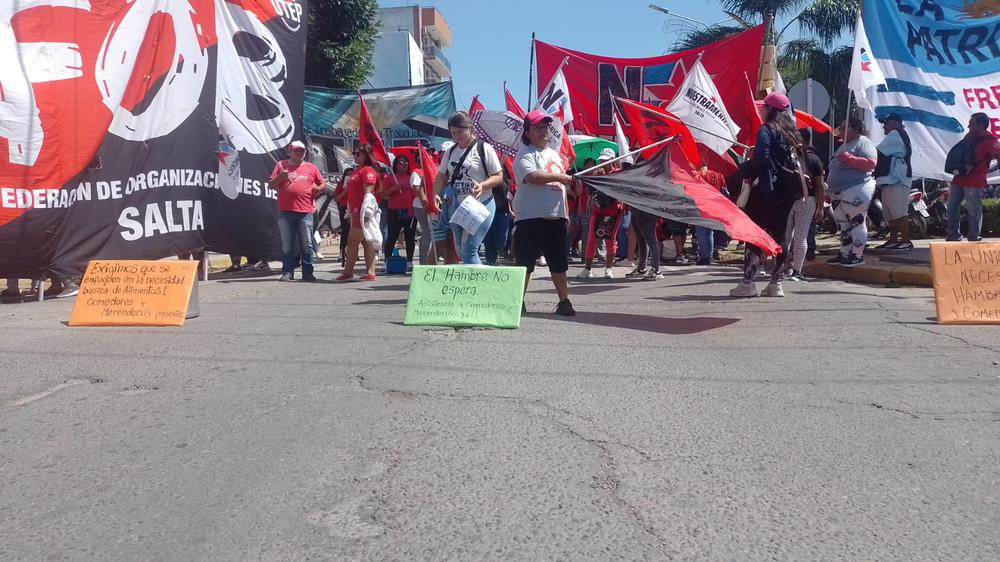 Piqueteros marchan hoy en Salta