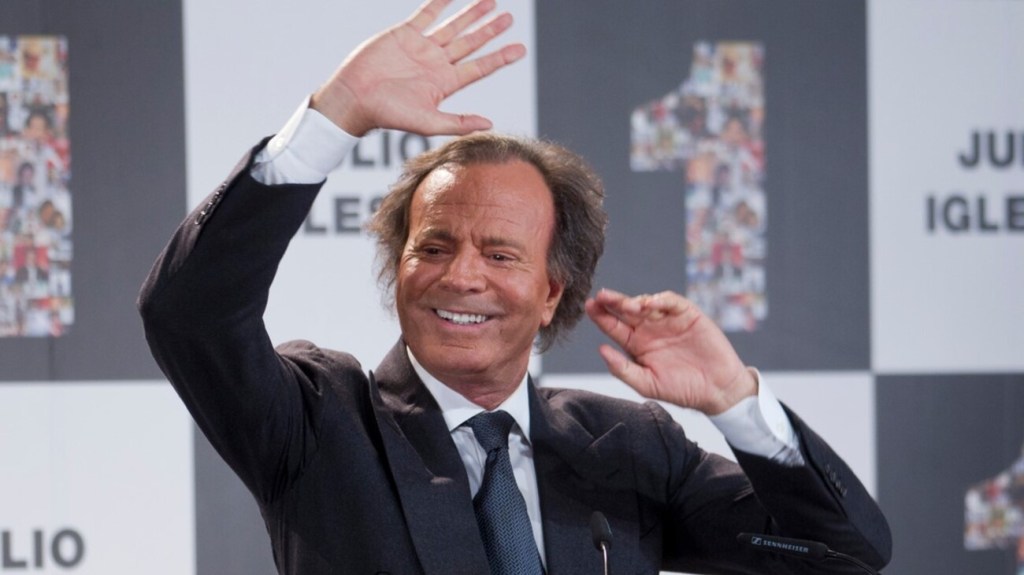 La Justicia española archivó la causa contra Julio Iglesias y se declaró incompetente