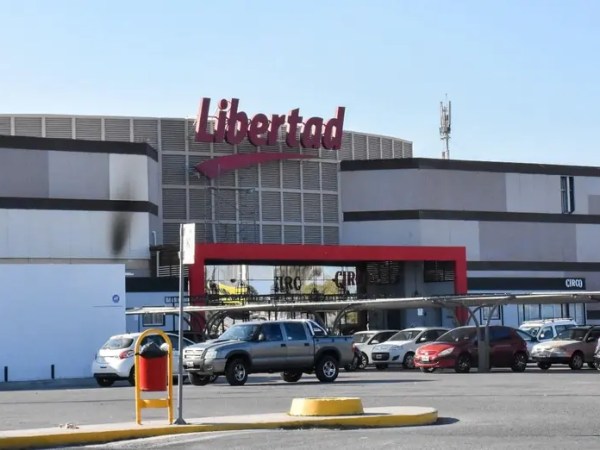 Supermercados en rojo: anticipan ola de despidos en gigante que acaba de vender sucursales a La&nbsp;Anónima