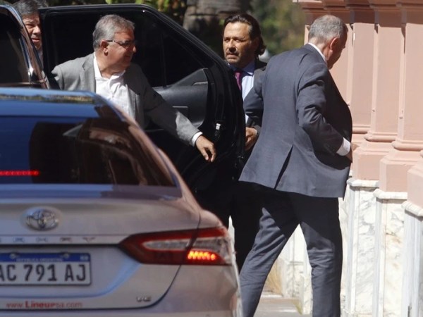 Los gobernadores se reúnen para exigirle a Milei que saque el capítulo de Ganancias de la reforma&nbsp;laboral