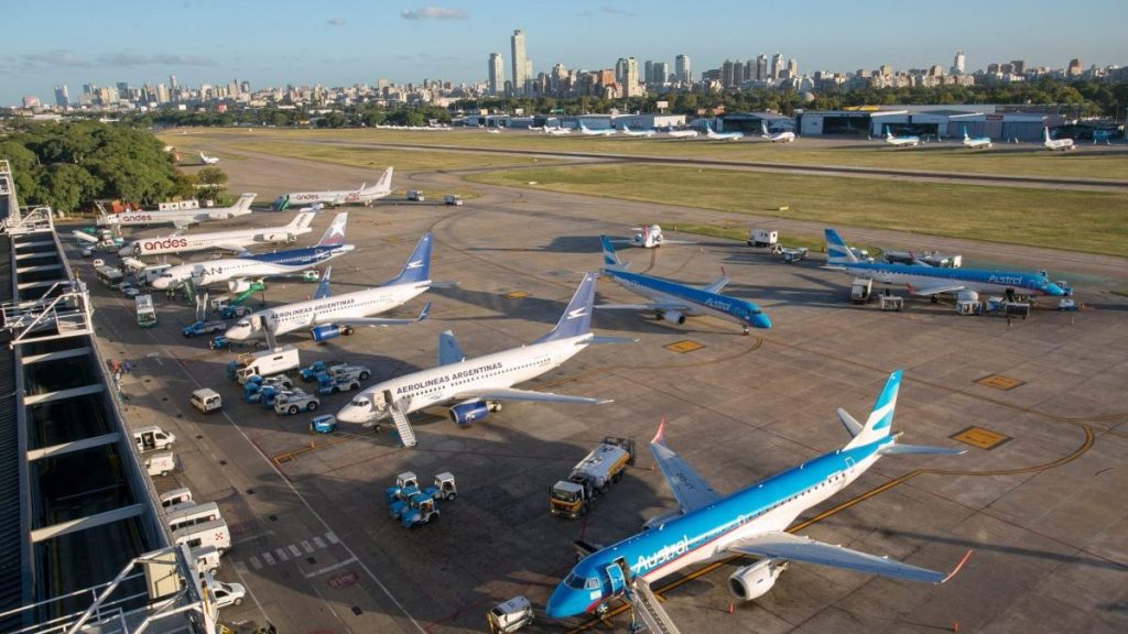 ATE anunció un paro en 27 aeropuertos nacionales para este lunes: los servicios afectados