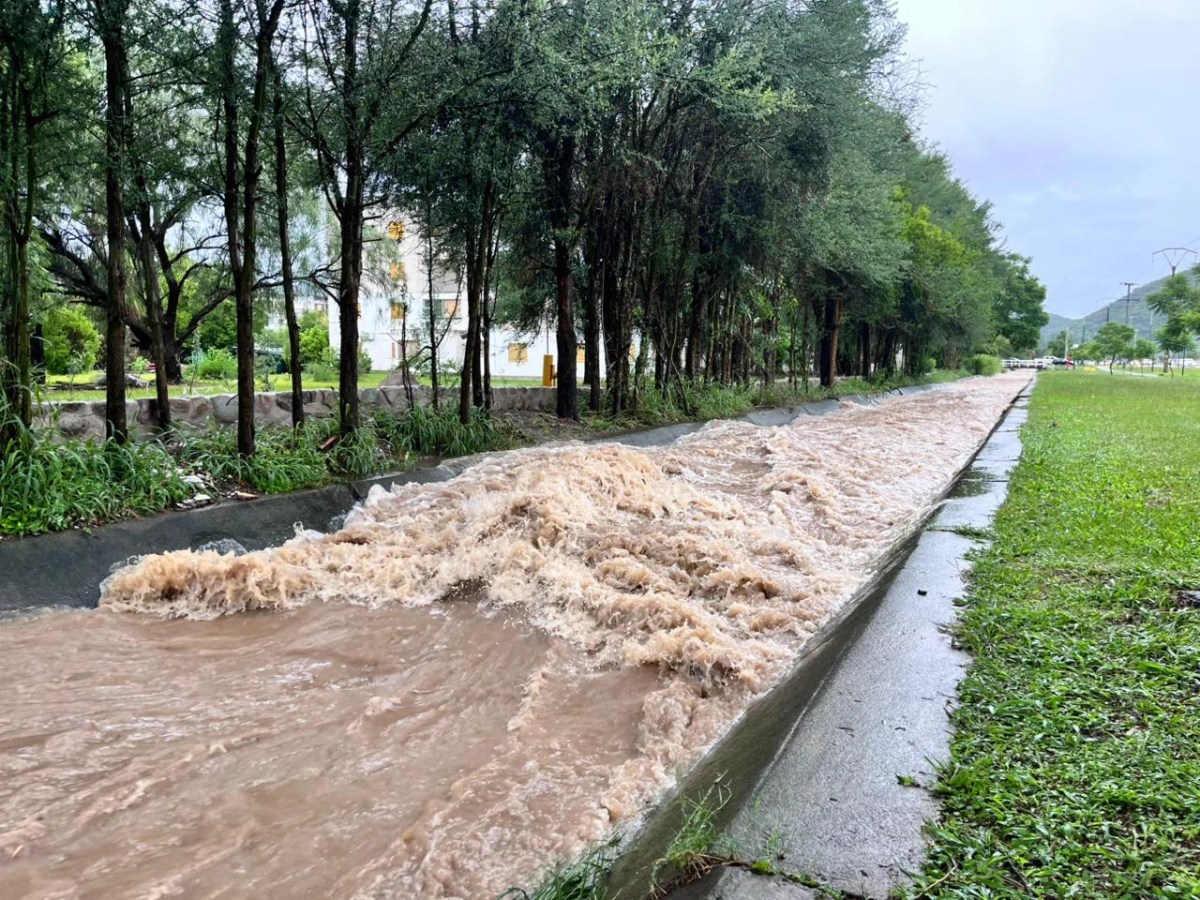 Parque Belgrano en alerta por el desborde del canal en Av. Patrón&nbsp;Costas