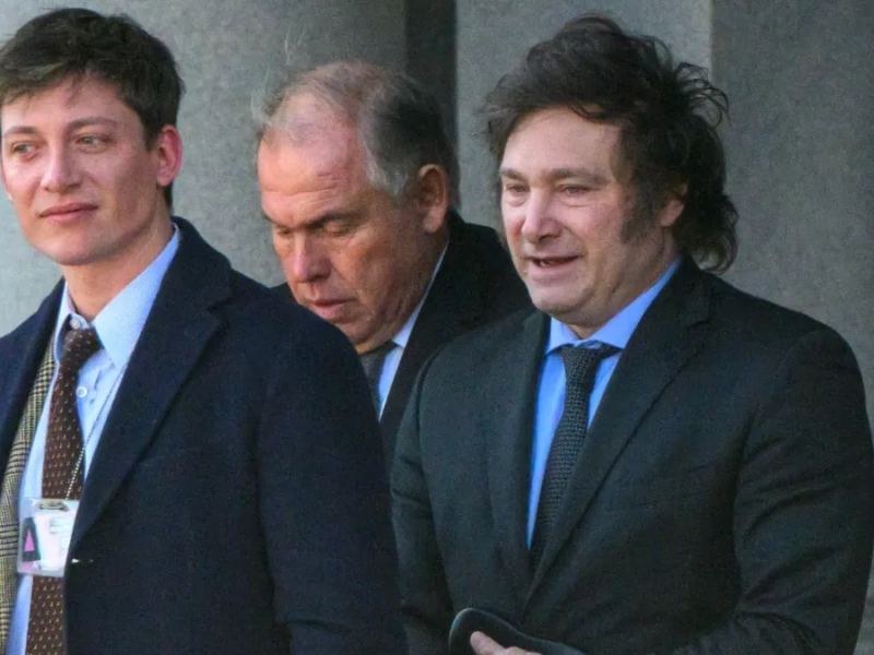 En medio de una fuerte interna, Javier Milei salió a respaldar a Santiago Caputo: “Soy yo quien&nbsp;decide”